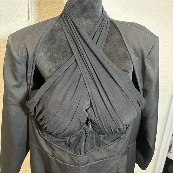 Pretty Little Thing Black Crisscross Cutout Bodycon Dress - Picture 3 of 3